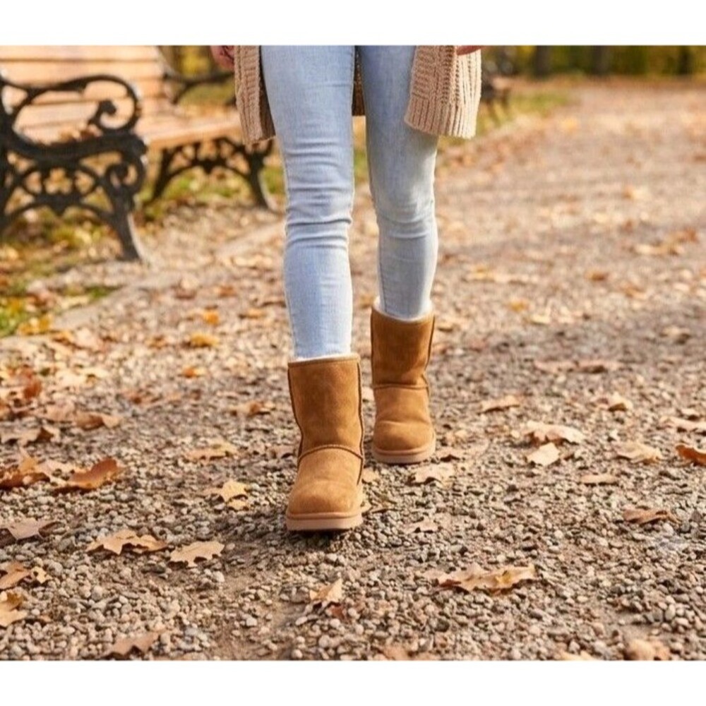 Koolaburra by UGG Women's Classic Short Suede Boots Chestnut Brown Size 6 WChic